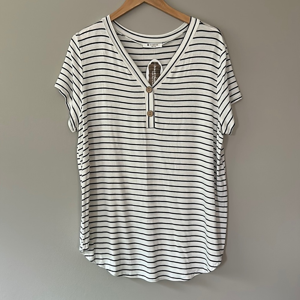 BOMBOM V-Neck Stripe Tee Sz XL‎ NWT (Boutique)